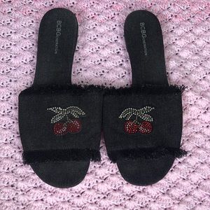 BCBG Black denim frayed cherry slides, size 10